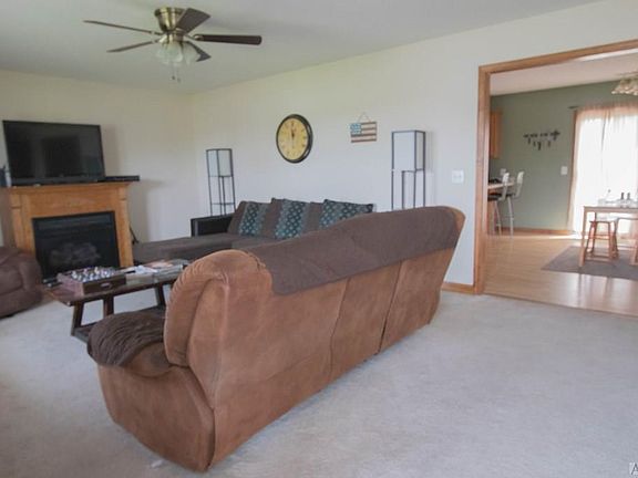 2nd image of 121 Taylor Ct