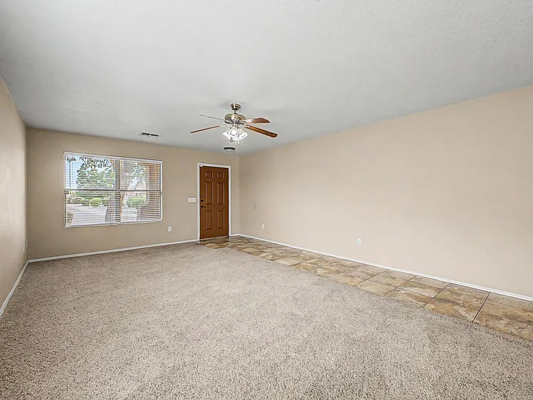 33856 N Cherry Creek Rd — Photo 5