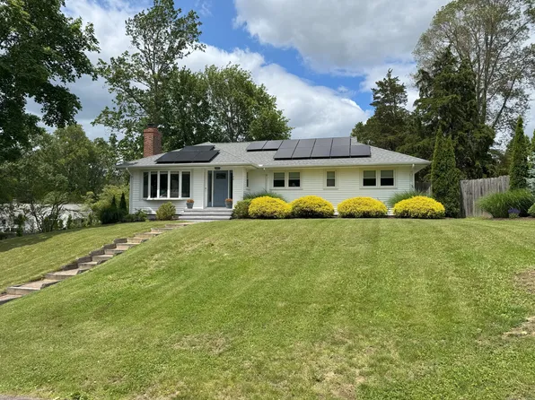 38 Kingston Road, Trumbull, CT 06611