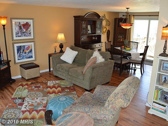 3rd image of 259 Malibu Ct