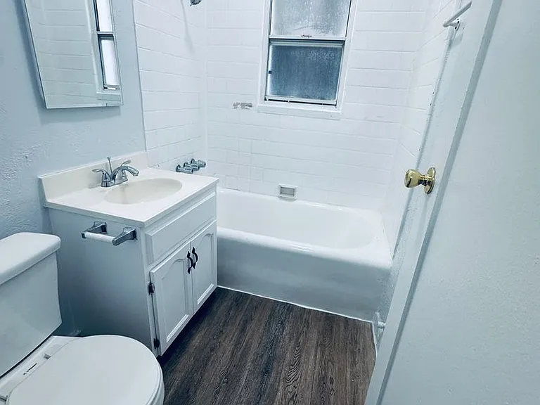 209 W Elk Ave — Photo 6