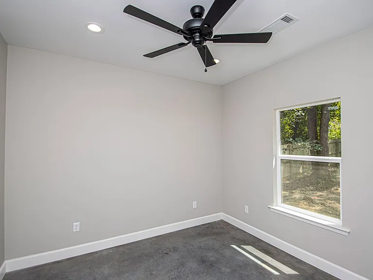 1621 Wilson Rd — Photo 24