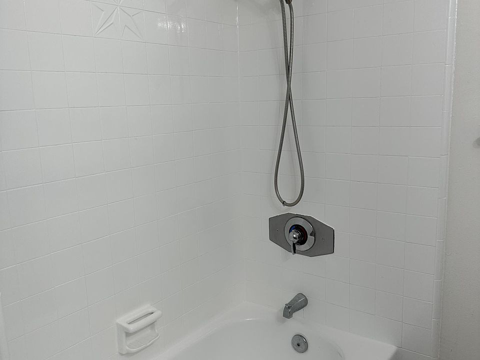 1st image of 337 W Acacia Ave #1