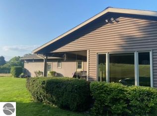 2555 Westward Dr, Traverse City, MI 49685