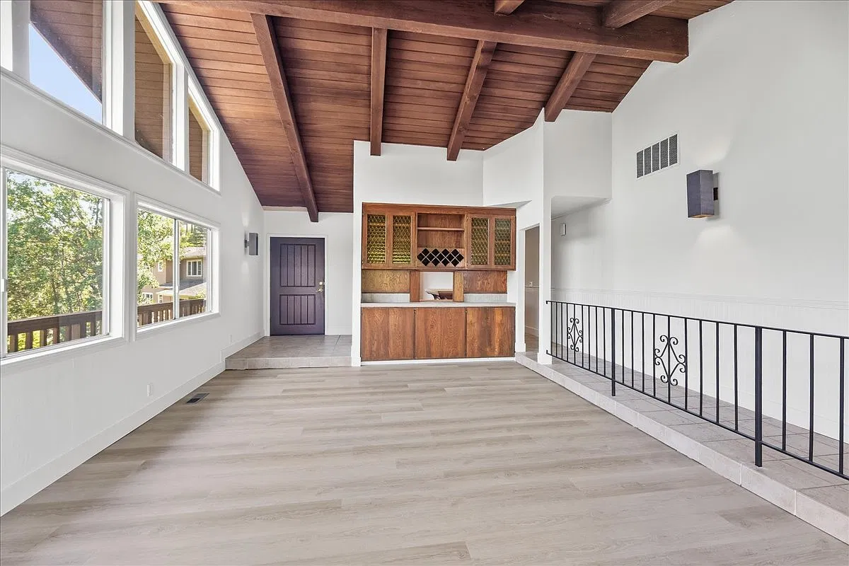 4 bed, 2.5 bath, 2771 sqft, $6,995 — Photo 4