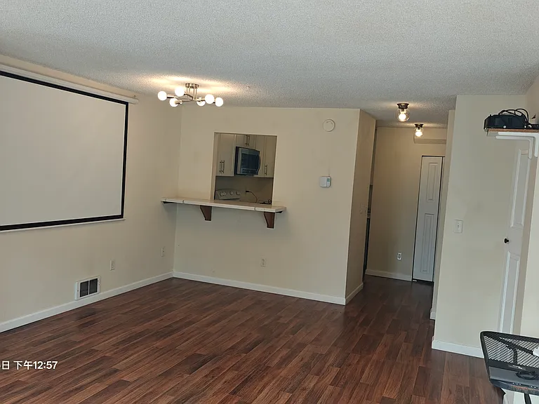 45th Pl S — Photo 16