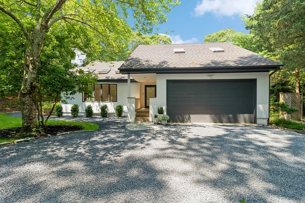 Updated - Meticulous Post Modern Rental — Photo 4