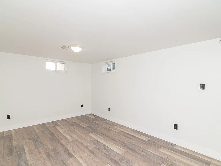 110 N Bluff St — Photo 19