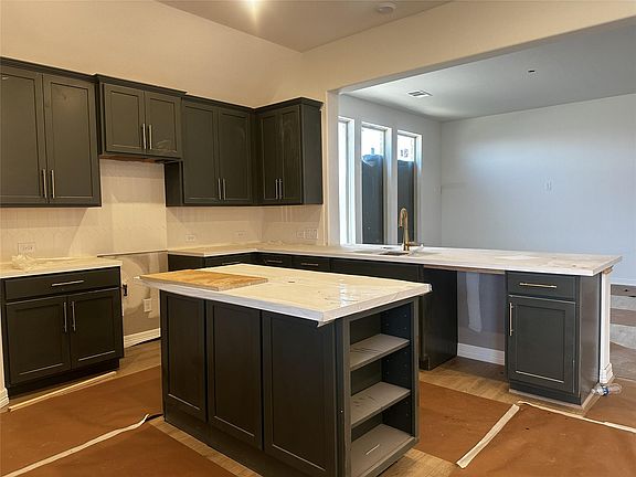 4th image of 27502 Beachside Arbor Dr