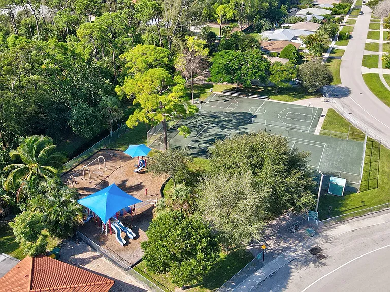 2374 Poinciana Dr #1-ID1073509P — Photo 28
