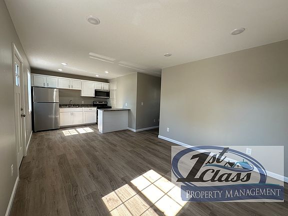 2nd image of 112 Evergreen Pl
