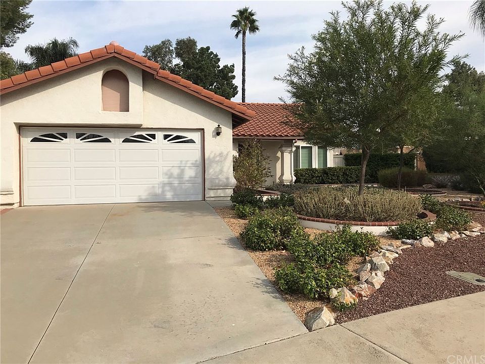 1st image of 39819 Irving Ct