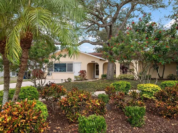 2850 Spring Lake Dr, Clearwater, FL 33759
