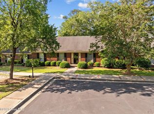 809 Greenbriar Rd, Kinston, NC 28501