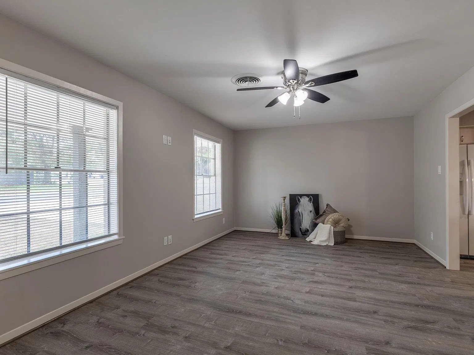 3 bed, 2.0 bath, 1427 sqft, $1,850 — Photo 4