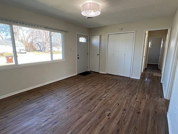 5th image of 463 Florence Ave