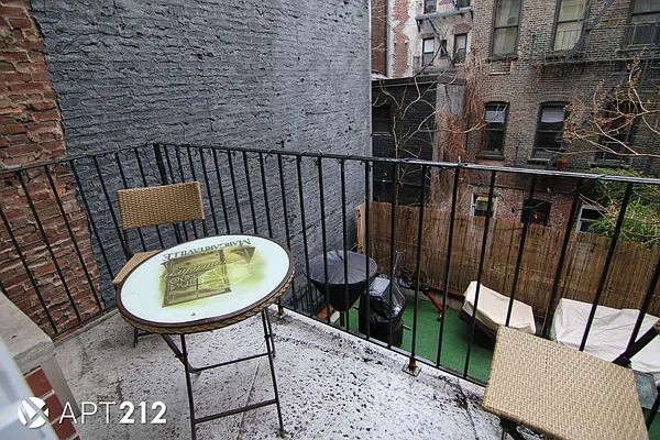 Rented by APT212 INC | media 23