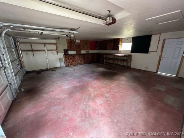 110 E Hickory Hill Rd, Sapulpa, OK 74066