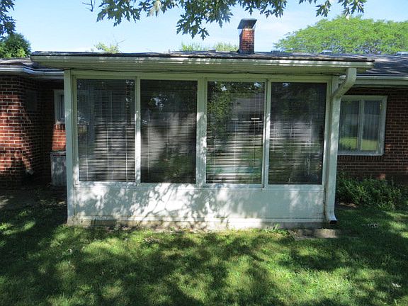 3rd image of 287 S Seffner Ave