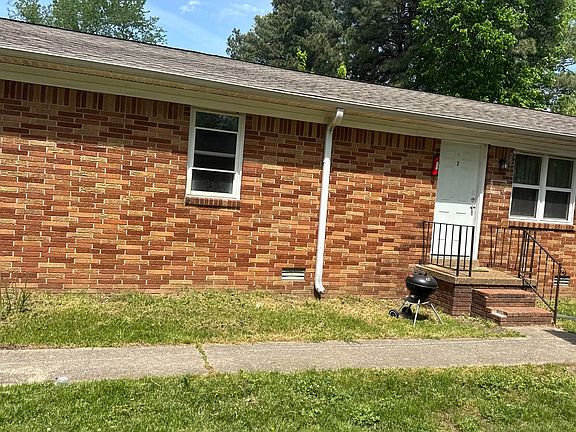 2nd image of 813 Scott St #2