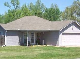6 Doyle St, Vilonia, AR 72173