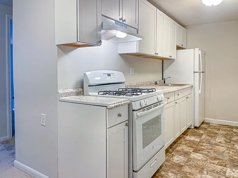 199 Aiken Ave — Photo 11