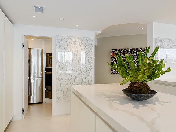 4th image of 4000 Island Blvd #2506