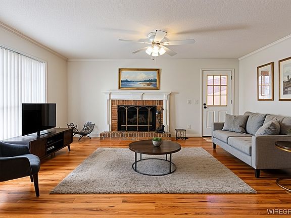 2nd image of 703 Dorsey St