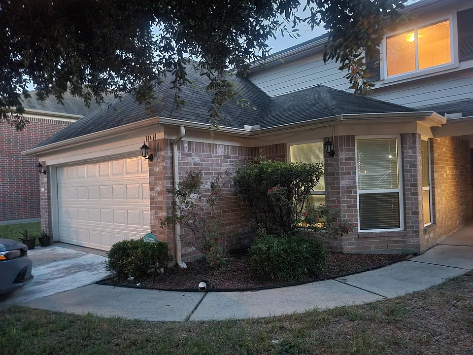 14411 Leafy Tree Dr