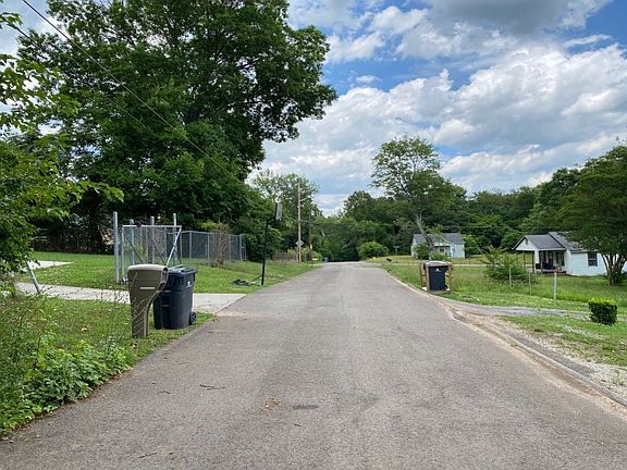 5th image of 3511 Mount Dr