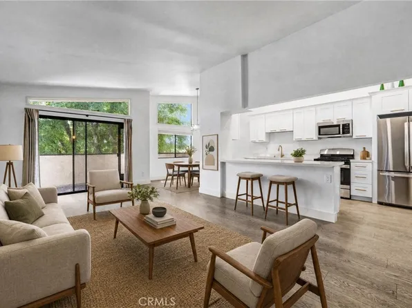 5805 Whitsett Ave APT 201, Valley Village, CA 91607