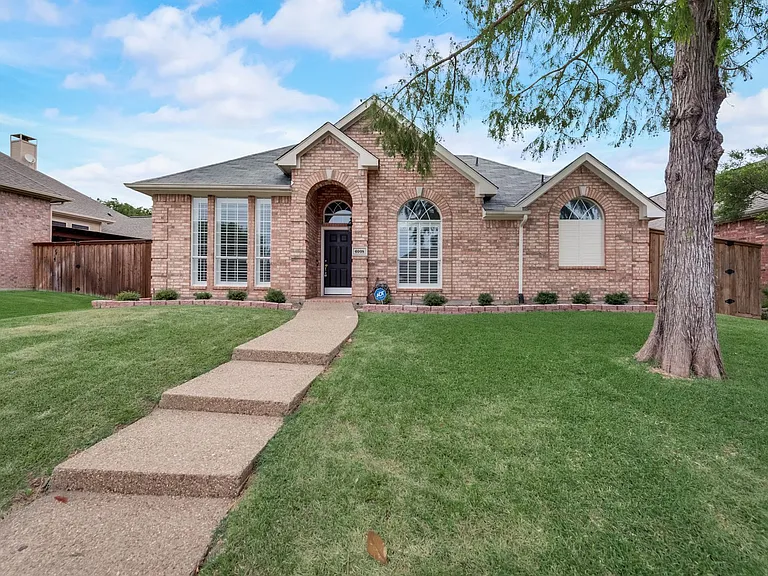 4008 Daden Oaks Dr — Photo 1