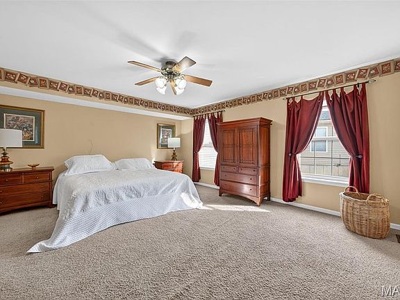 5th image of 2489 Oak Forest Dr