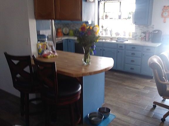 2nd image of 1625 Willow Ave