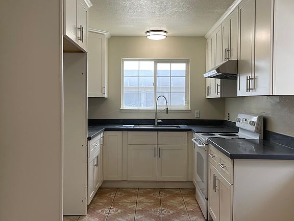2nd image of 1063 Lakedale Way