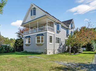 6045 Tarr St, Chincoteague Island, VA 23336
