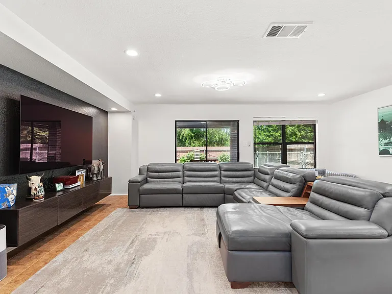 14224 Lake Victor Dr — Photo 12