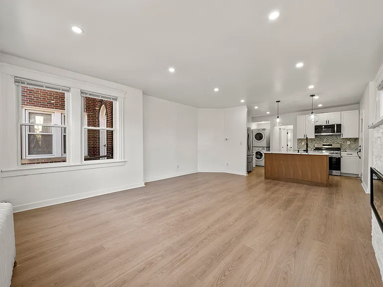 170 Cedar St #1 — Photo 3