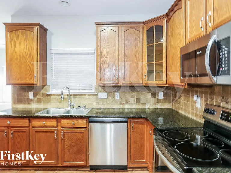 2853 Island Point Dr NW — Photo 8
