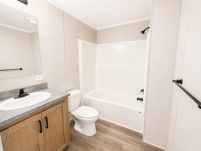 Westbridge Manor — Photo 38
