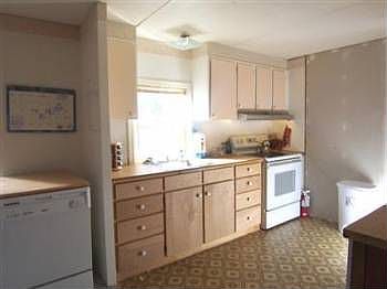 2nd image of 7701 Hardeson Rd Unit 40