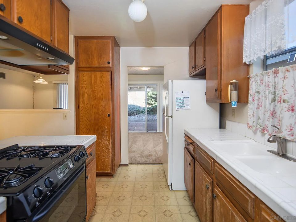 1st image of 1010 Reef Dr