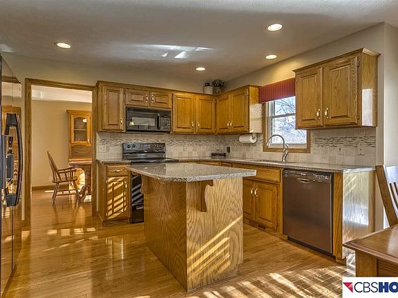 3rd image of 13511 Hillsborough Dr