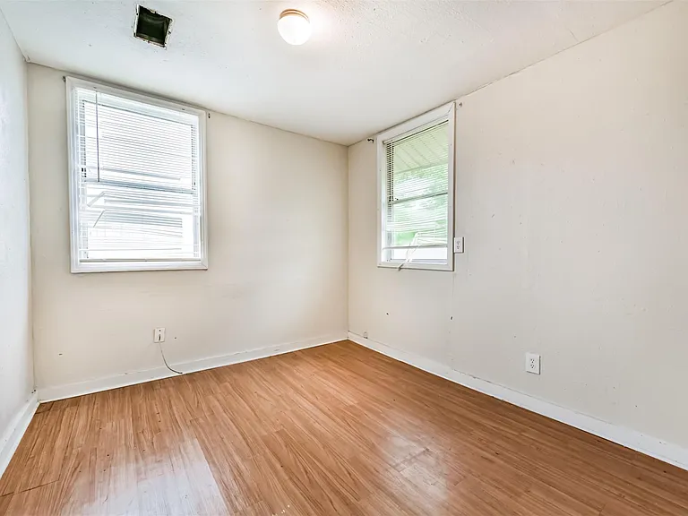 639 E Saint Charles Dr #1 — Photo 12