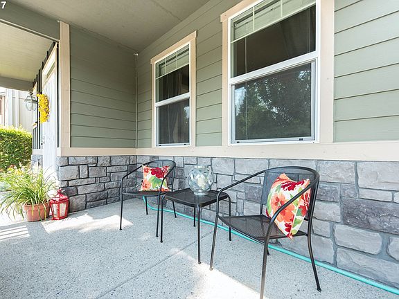 3rd image of 3511 SE San Marino Ave