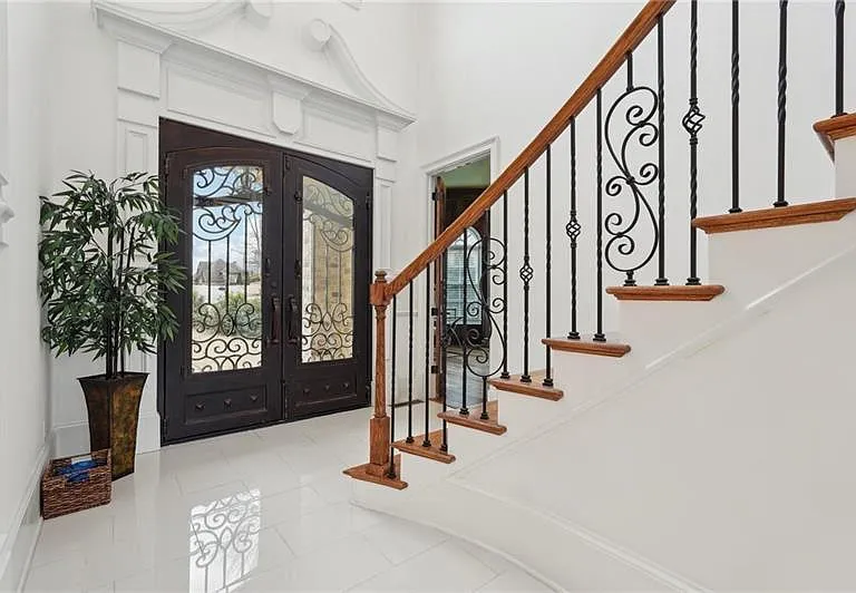 343 Summer Garden Dr — Photo 3
