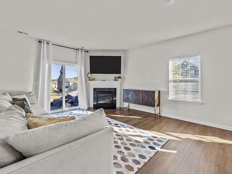 18045 Stark Way — Photo 10