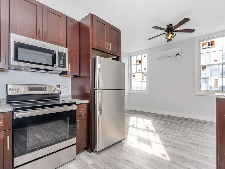 116 Fletcher St #11 — Photo 4