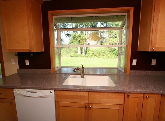 2nd image of 5141 Beverly Dr NE