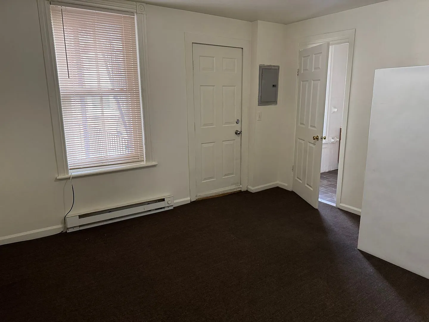 929 W Gordon Street — Photo 4